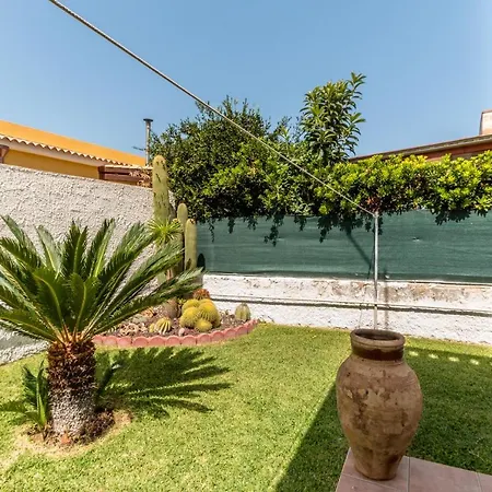 Red House Near The Sandy Beach, Parking & Wi-Fi Avola Exterior foto