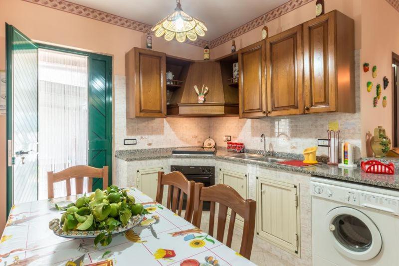 Red House Near The Sandy Beach, Parking & Wi-fi *