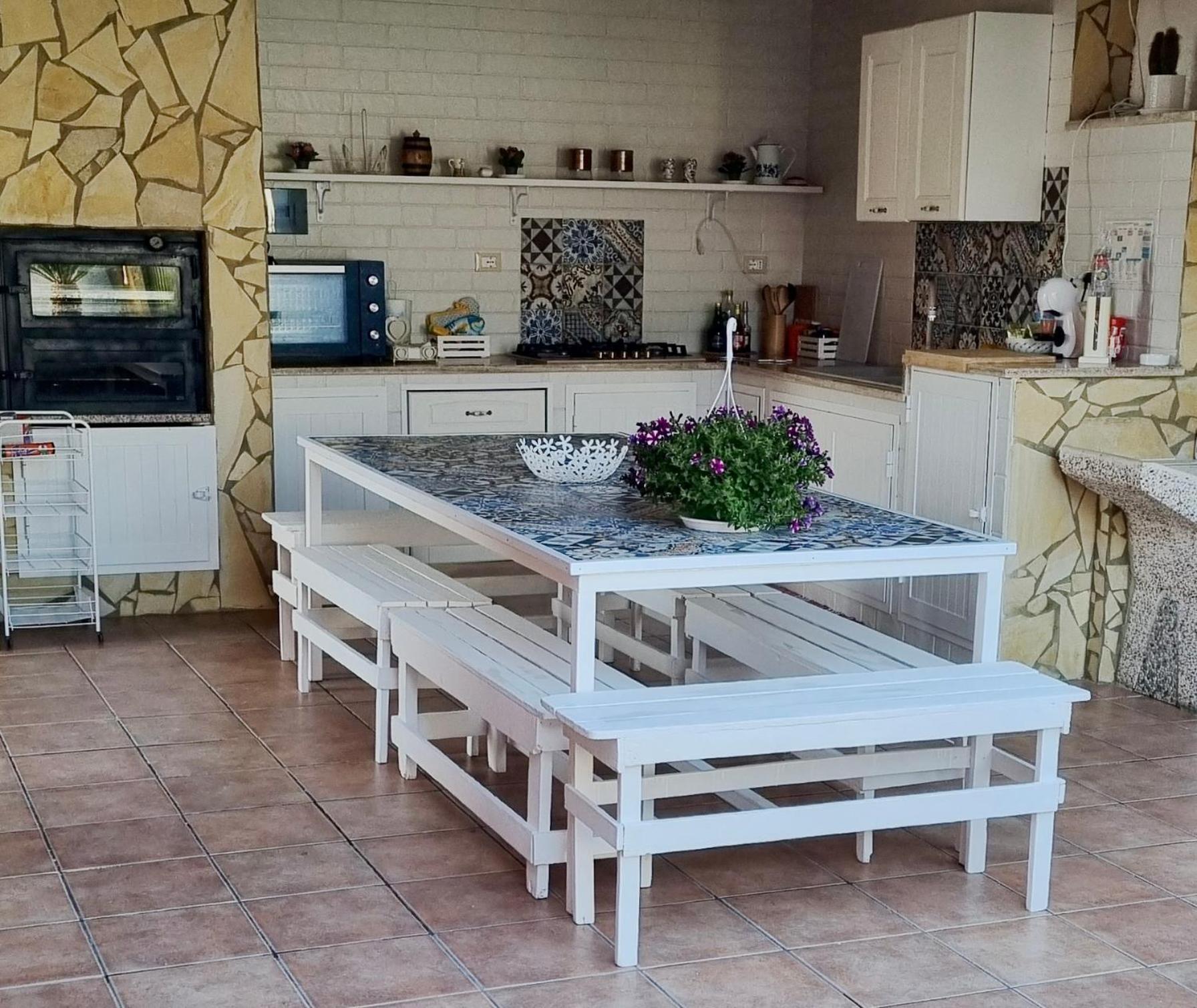 Red House Near The Sandy Beach, Parking & Wi-fi * Avola
